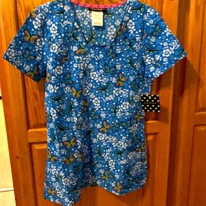 New with tags heart soul blue floral butterfly print scrub  top XS